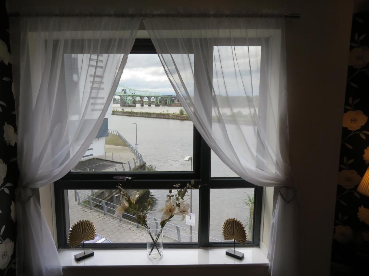 Home From Home With Fantastic Views ランコーン エクステリア 写真